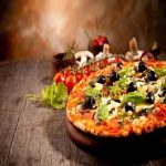 Cách làm pizza tại nhà cho bữa ăn thêm hấp dẫn