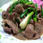 Bổ dưỡng mới lạ cùng cách làm tim bò xào hành tây cực đơn giản