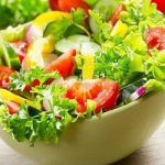 Ăn ngon mà không sợ béo với salad rau trộn thập cẩm