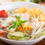 Ngất ngây cùng với vị ngon của món canh chua thịt heo thơm lừng