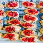 Món khai vị Bruschetta kiểu Ý cho bữa tiệc nhỏ