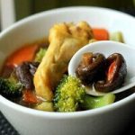 Cùng tìm hiểu cách nấu canh gà nấm hương thơm ngon mát ngọt