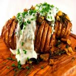 Khoai tây nướng Hasselback Thụy Điển thơm béo khó cưỡng