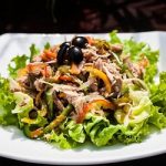 Cách làm salad cá ngừ tươi mát, bổ dưỡng