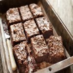 Cách làm bánh brownie chocolate đắng cho ngày thêm tràn năng lượng