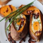 Trứng nướng khoai tây thơm ngon cho bạn đổi vị