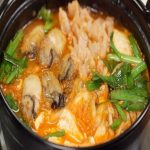 Cuối tuần rộn rã với món lẩu hàu kiểu Hàn