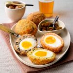 Cách làm scotch egg – thịt bọc trứng chiên xù cực ngon