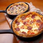 Cách làm pizza bằng chảo đơn giản ngay tại nhà