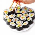 Cùng thưởng thức cách làm cơm cuộn rong biển ngon đúng vị Hàn Quốc