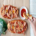 Cách làm bánh mì nướng muối ớt ngon đúng điệu