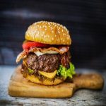 Hướng dẫn cách làm bánh hamburger bò thơm ngon bổ dưỡng