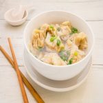 Cách nấu hoành thánh ngon cho cuối tuần rảnh rỗi