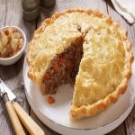 Bánh Pie nhân thịt – Lạ lạ ngon ngon, ăn vô là ghiền