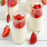 Cách làm sữa chua thơm ngon, tươi mát, giải nhiệt mùa hè