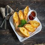 Học ngay cách làm bánh mì nướng bơ đổi khẩu vị cho cả nhà