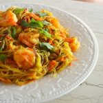 Lạ miệng mà ngon với cách làm bún gạo xào Singapore