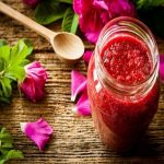 Ăn chơi giải nóng với cách làm mứt hoa hồng đơn giản nhất