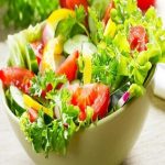 Không lo tăng cân với cách làm salad dầu giấm ngay tại nhà