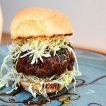 Hamburger Hàn quốc – Món kết hợp giữa ẩm thực Á và Âu
