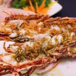 Cách làm tôm hùm cháy tỏi thơm ngon ‘hết sẩy bà bảy’