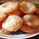Tự làm bánh rán đường tại nhà