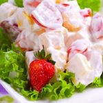 Bữa sáng đơn giản với cách làm salad hoa quả