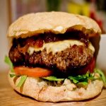 Học ngay bí quyết cách làm hamburger bò siêu ngon