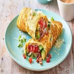 Trứng cuộn cà chua nhiều lớp vừa ngon miệng lại đẹp mắt
