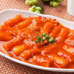Tự làm bánh gạo cay Tokbokki đậm đà chuẩn vị Hàn Quốc
