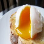 Trứng chần chuẩn không cần chỉnh bỗ dưỡng cho gia đình bạn
