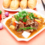 Cách làm món bắp bò hầm tiêu xanh ngon tuyệt đỉnh