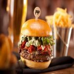 Đầy dinh dưỡng và năng lượng với cách làm bánh mì hamburger