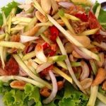 Nhanh gọn và ngon miệng với cách làm gỏi xoài kiểu Thái