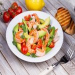 Chiêu đãi gia đình với cách làm salad bơ ngon tuyệt