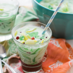 Cách làm chè Thái thơm ngon như ngoài quán tại nhà