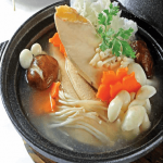 Ấm bụng cuối tuần với cách làm canh gà nấu nấm ngon nhất