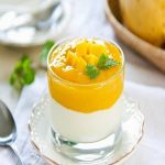 Hấp dẫn với bí quyết cách làm sữa chua xoài xua tan cái nóng