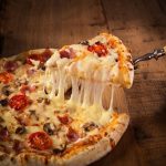 Cách làm pizza không cần lò nướng đơn giản có thể làm ngay tại nhà