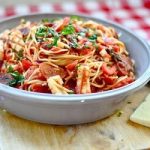 Cách làm món pasta xào mực sốt cà chua ngon lành tại nhà