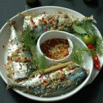 Cùng đổi món với cá bạc má hấp cuốn bánh tráng siêu ngon