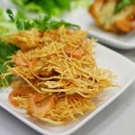 Cùng học cách làm bánh tôm giòn rụm, thơm ngon