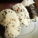 Cách làm cơm nắm rong biển Nhật Bản Origini