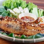 BẬT MÍ cách chiên cá giòn, thơm nức mũi mà KHÔNG dính chảo