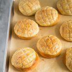 Cách làm bánh Melon pan kiểu Nhật cực thơm ngon