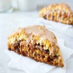 Bánh scones cuộn hương quế thơm ngon hấp dẫn mọi ánh nhìn