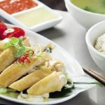 Vào bếp làm món cơm gà Hải Nam ngon chuẩn đãi cả nhà ngày mưa