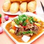Ngày mưa phùn bên ly rượu vang cùng với món sườn bò hầm ngất ngây từng phút giây