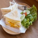 Sandwich trứng cho bữa sáng tràn đầy năng lượng