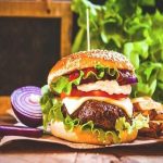 Ngon như hàng quán với cách làm hamburger ngon ngay tại nhà